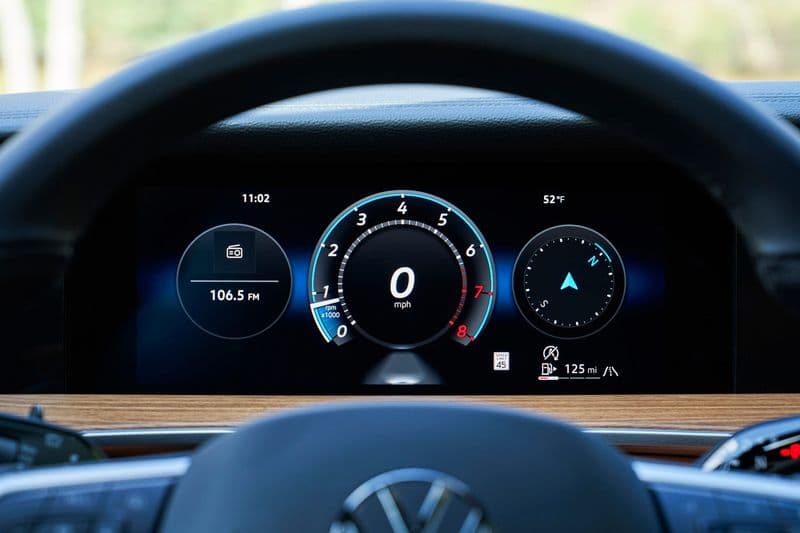 2025 Volkswagen Tiguan SEL R-Line 4Motion Review — image 3