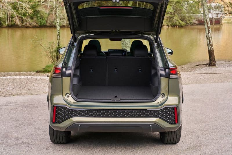 2025 Volkswagen Tiguan SEL R-Line 4Motion Review — image 5