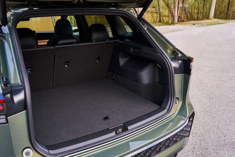2026 Volkswagen Tiguan SEL R-Line Turbo 4Motion Review — image 2