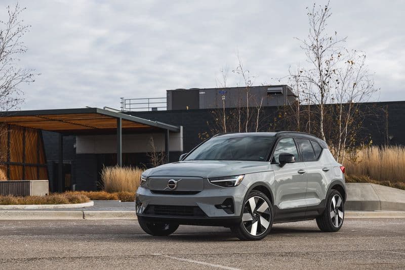 2024 Volvo EX40