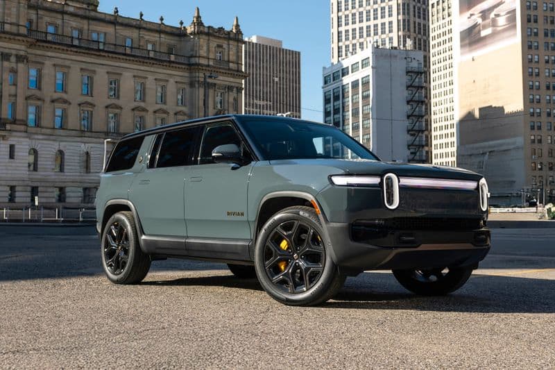 2025 Rivian R1S