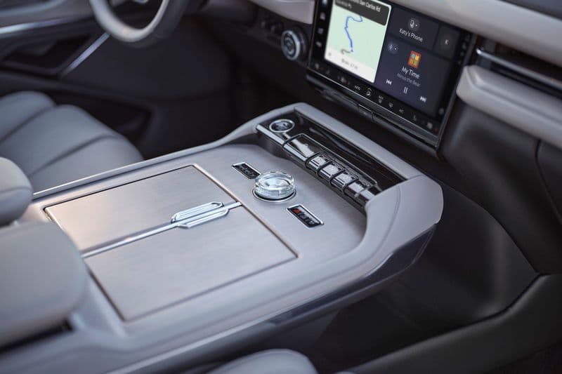 2025 Lincoln Navigator Review — image 3