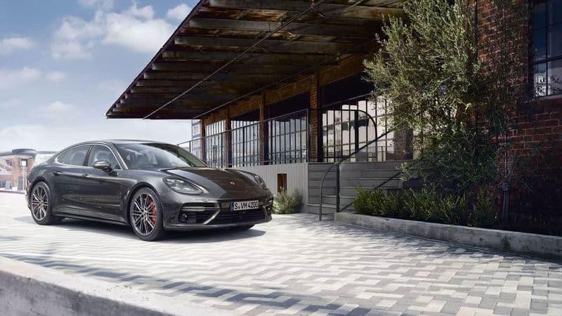 2020 Porsche Panamera Turbo / Turbo S