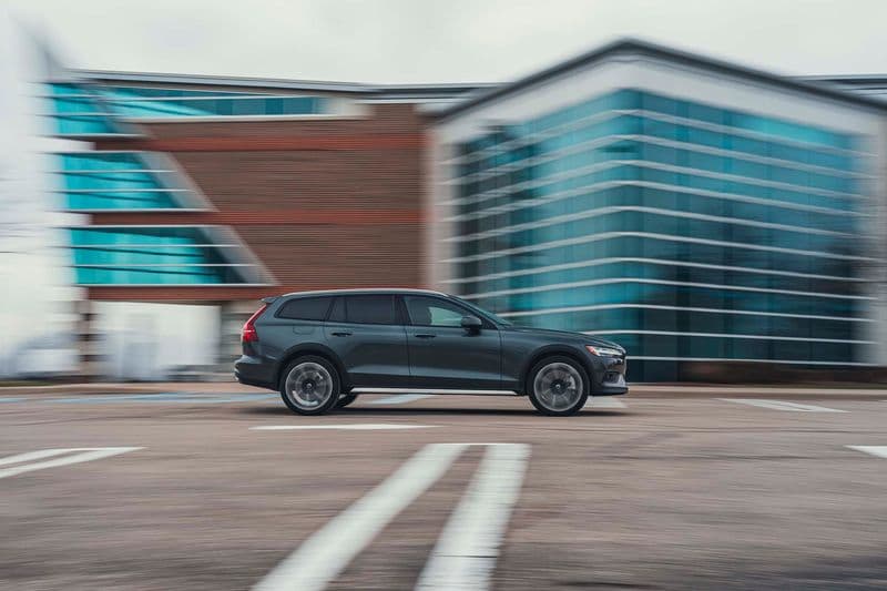 2026 Volvo V60 Cross Country B5 AWD Review — image 4