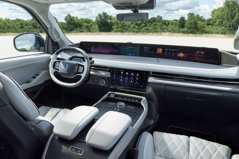 2025 Lincoln Navigator Review — image 6