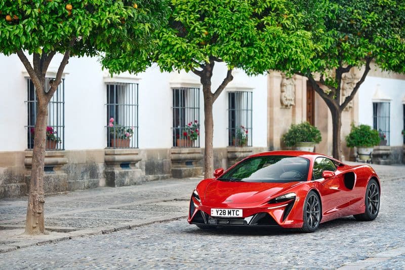 2024 McLaren Artura