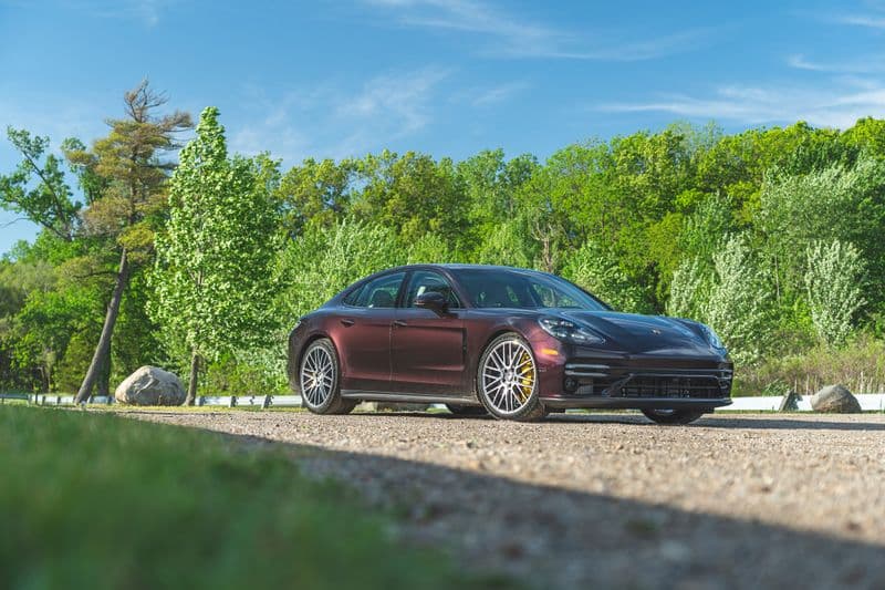 2022 Porsche Panamera Turbo / Turbo S