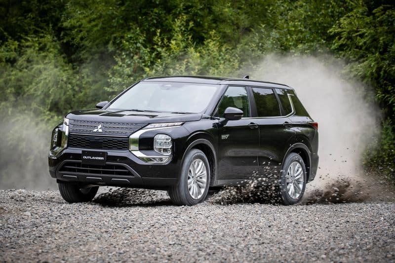 2023 Mitsubishi Outlander Hybrid
