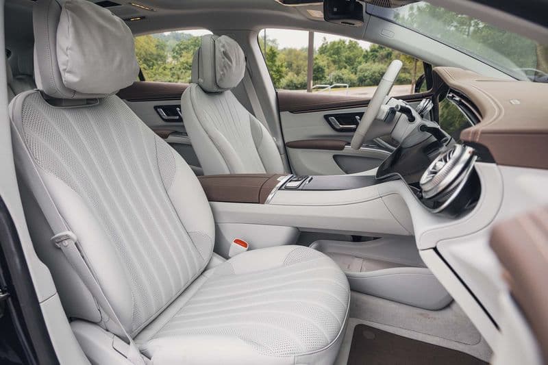 2025 Mercedes-Benz EQS450 Sedan Review — image 4